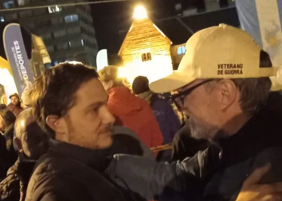 FACUNDO BLANCO VILLALBA JUNTO A UN EX COMBATIENTE DE MALVINAS
