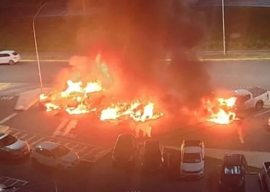 INCENDIO AUTOS NEUQUEN