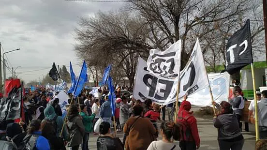 Marcha de UTEP en Roca