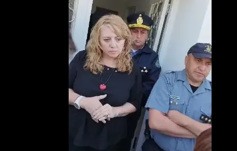 TANIA LASTRA