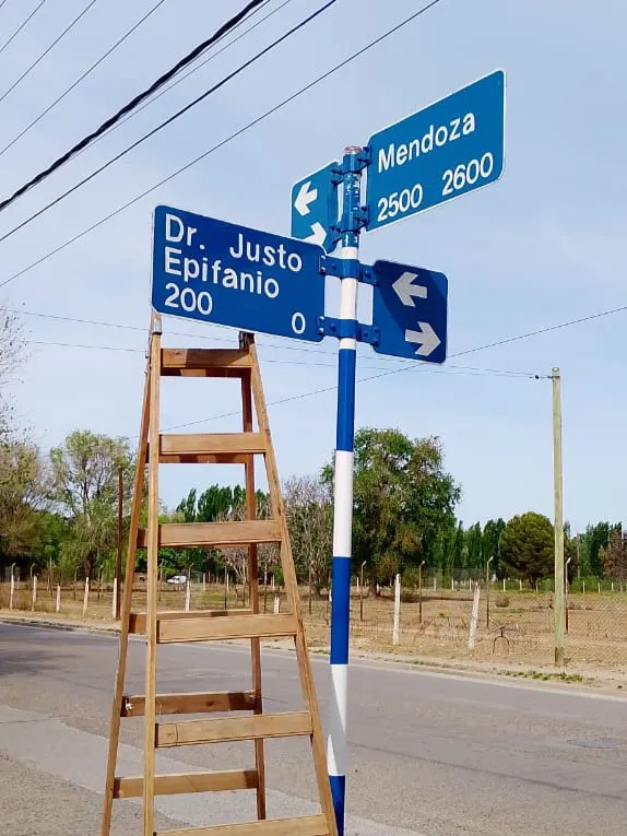 CARTELES NOMENCLADORES