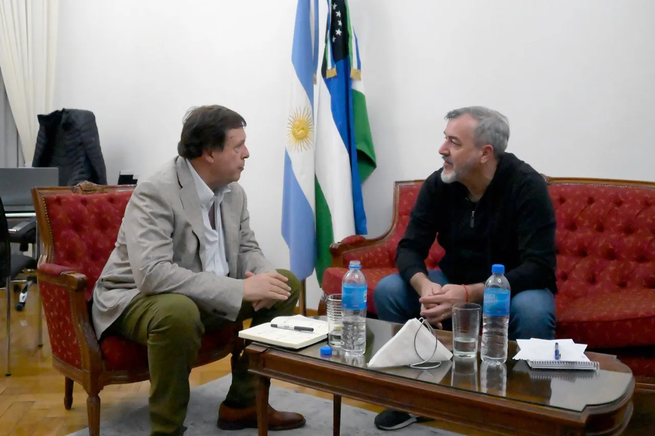 ALBERTO WERETILNECK, RODOLFO AGUIAR