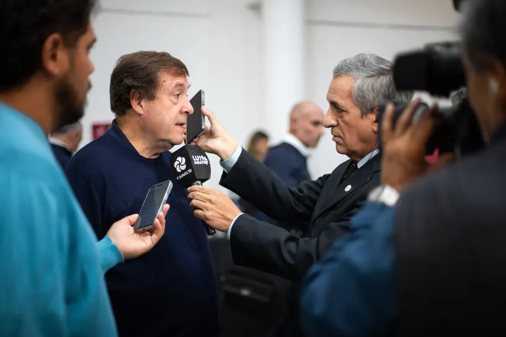 ALBERTO WERETILNECK, PRENSA
