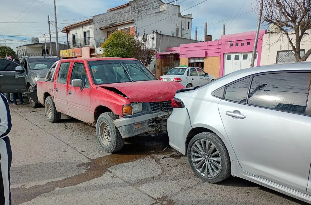 CALLE GUIDO CHOQUE EN CADENA