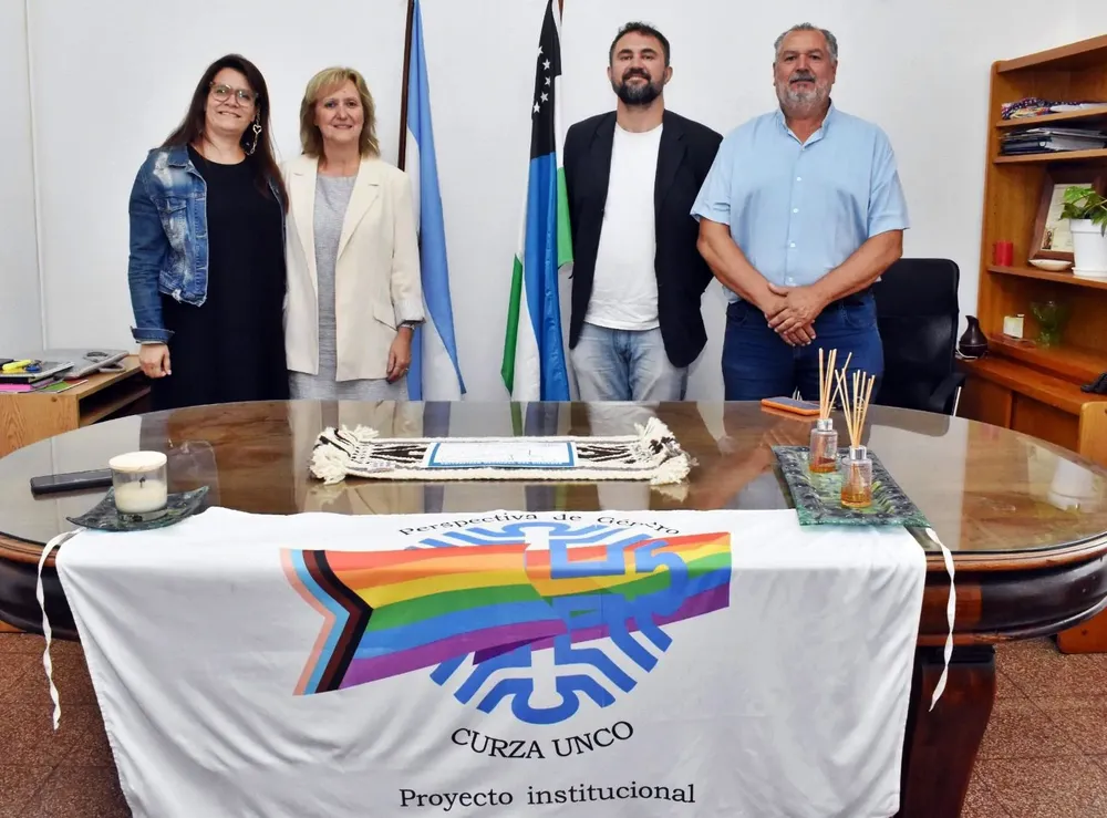 Antologia-FER-CURZAS-Puertas-Goicochea-Avila-Garcia