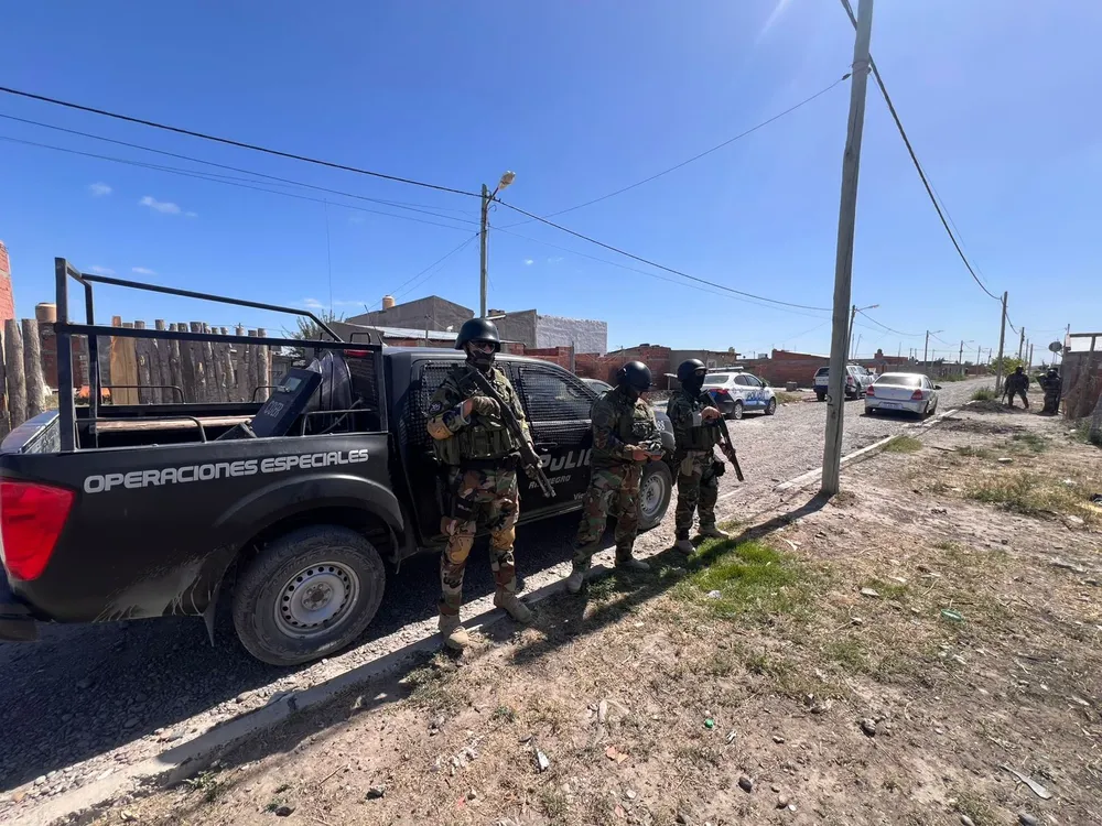 POLICIA OPERACIONES ESPECIALES VIEDMA