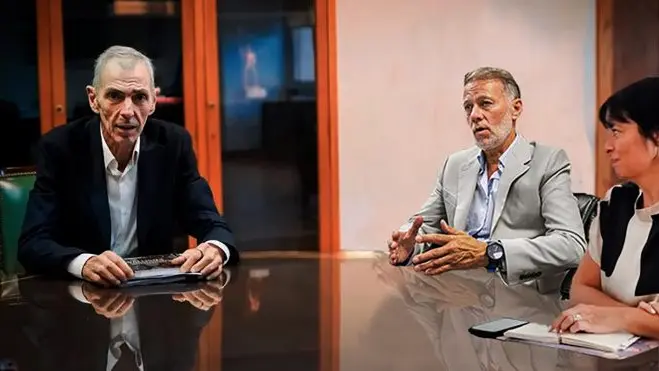 Secretaria de Energía y Ambiente de Río Negro, Andrea Confini, el secretario de Energía de la Nación, Eduardo Rodríguez 