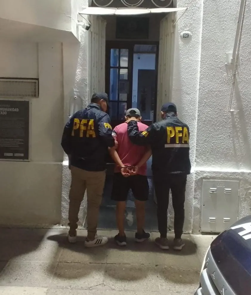 VIEDMA, POLICIA FEDERAL, DETENIDO
