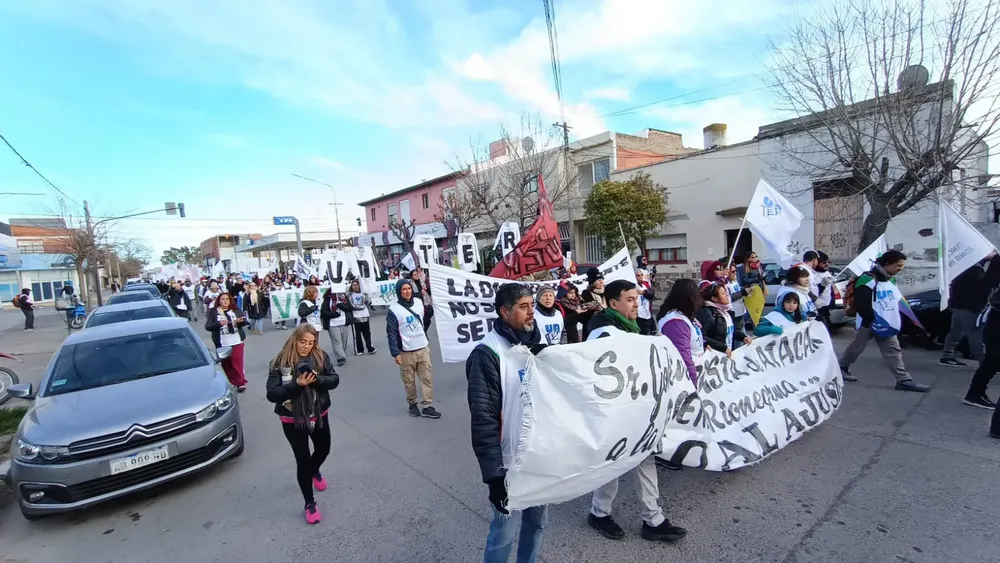 UNTER, VIEDMA, MARCHA
