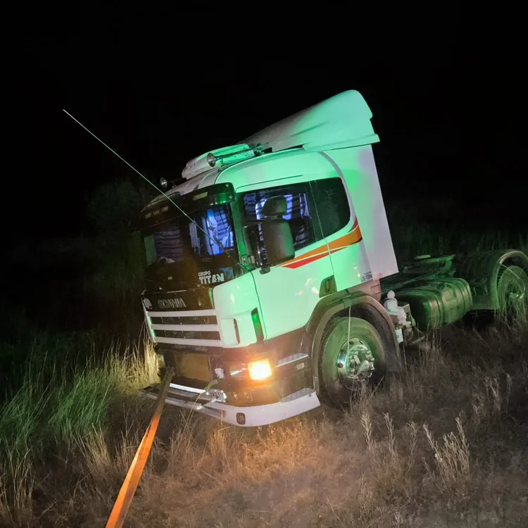 RUTA 250 PAPAS CAMION VUELCO
