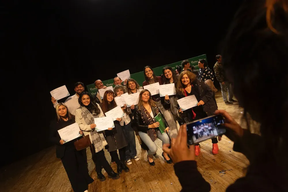 MANOS QUE TRABAJAN, PUNTO DIGITAL, VIEDMA, DIPLOMAS