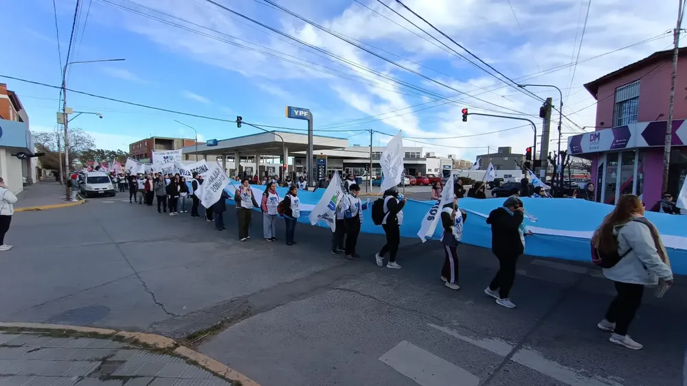 UNTER, VIEDMA, MARCHA