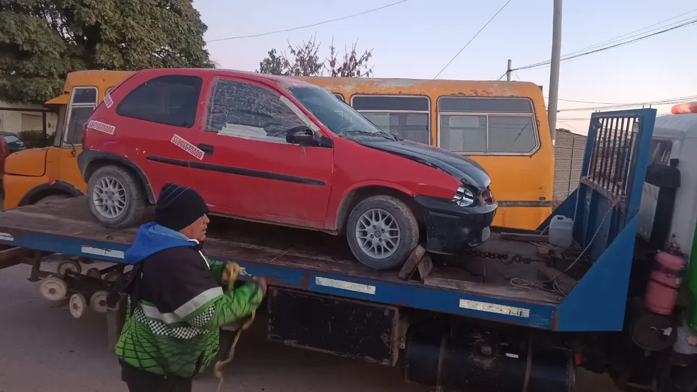 AUTO SECUESTRADO EN VIEDMA