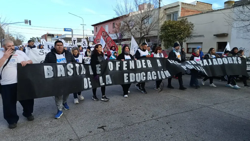 UNTER, VIEDMA, MARCHA