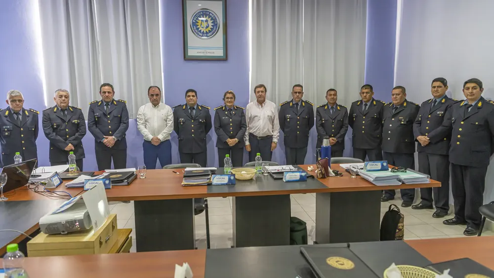 Weretilneck visitó a la Junta de Calificación de la Policía