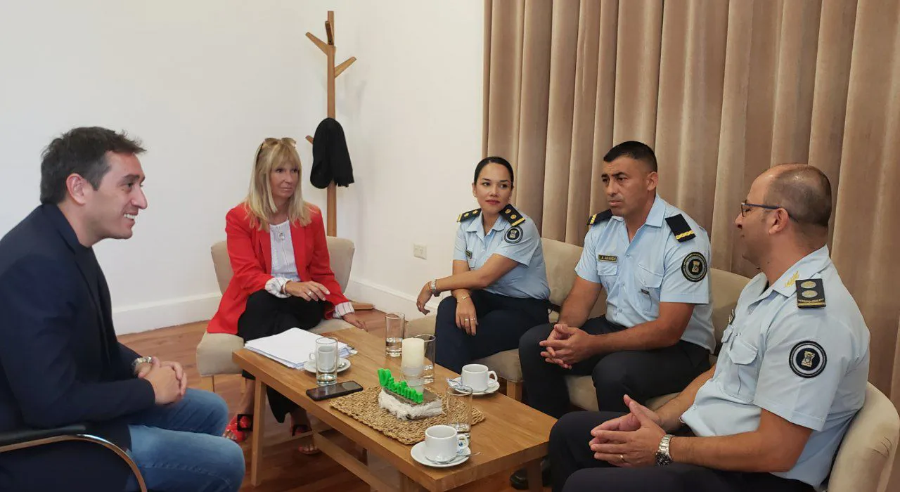 MARCOS CASTRO CON AUTORIDADES DE LA U-12
