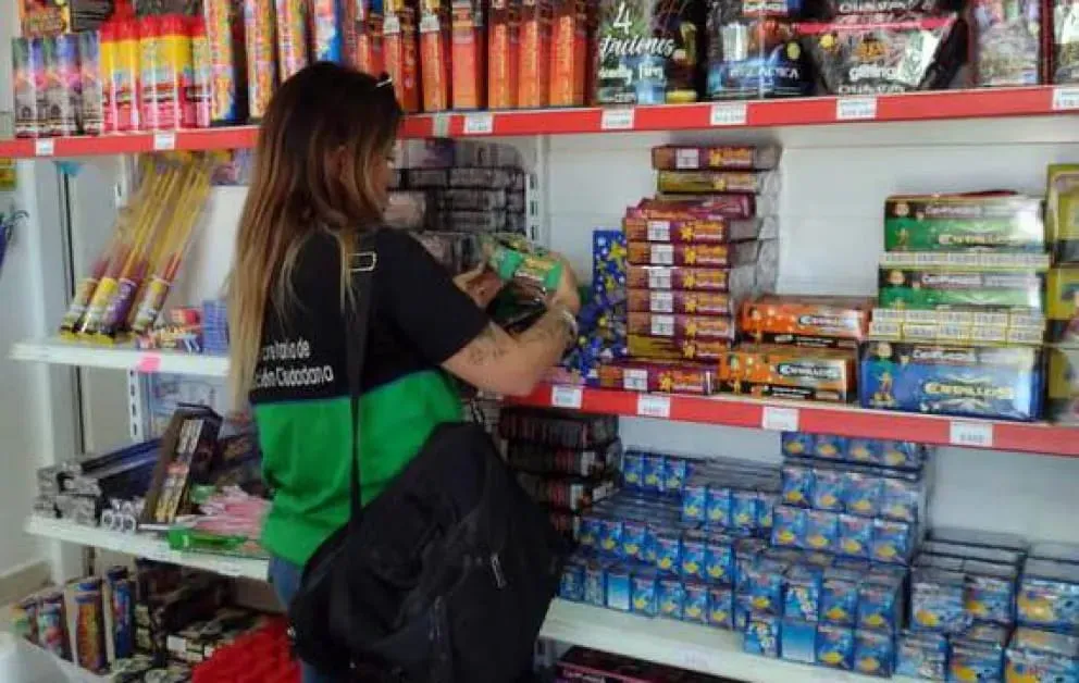 VIEDMA, INSPECCION, PIROTECNIA