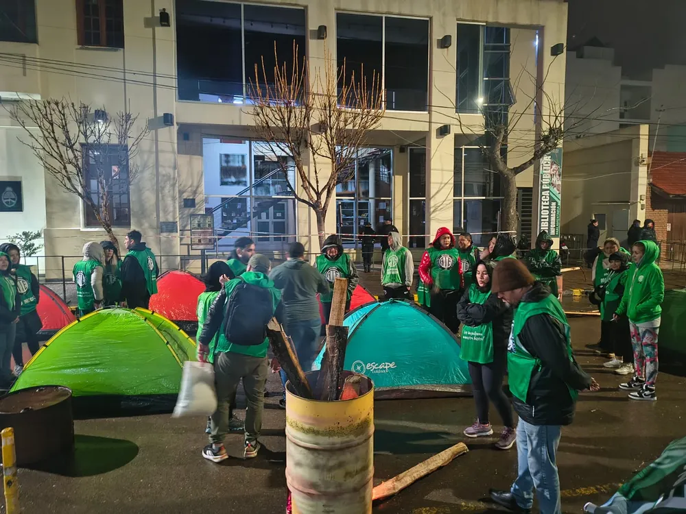 ATE ACAMPE LEGISLATURA PASE A PLANTA