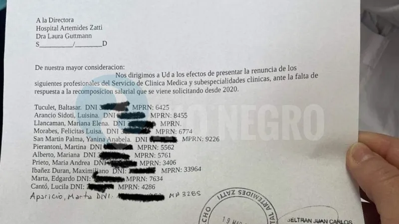 hospital zatti medicos renuncia