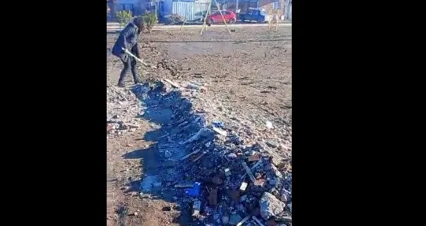 CAMINO DE ESCOMBROS EN EL LOTEO SILVA DE VIEDMA
