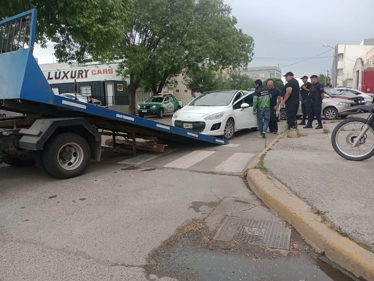 VIEDMA, AUTO SECUESTRADO