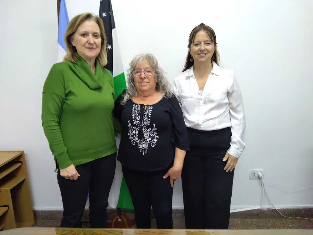 MAGDALENA ODARDA JUNTO A MIRTA LÓPEZ Y ADRIANA GOICOCHEA