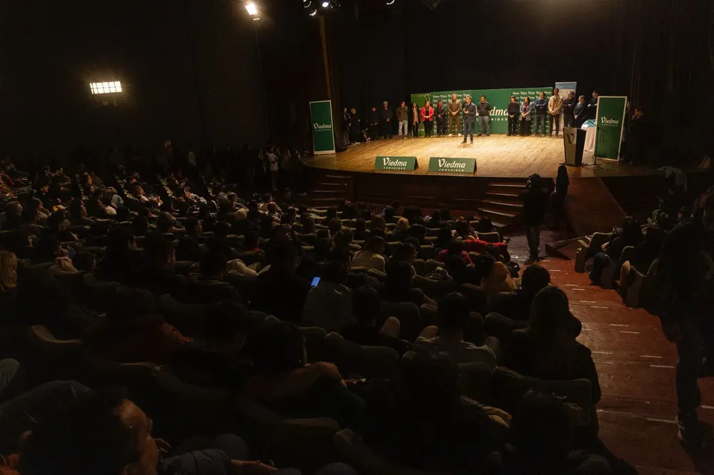 MANOS QUE TRABAJAN, PUNTO DIGITAL, VIEDMA, DIPLOMAS
