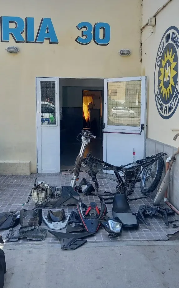 MOTO ROBADA, VIEDMA, DESARMADA