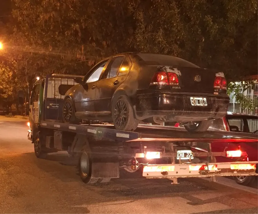 VIEDMA, AUTO SECUESTRADO