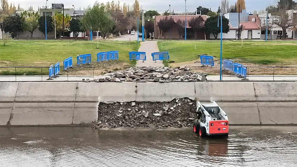 BAJADA MANTENIMIENTO CANAL