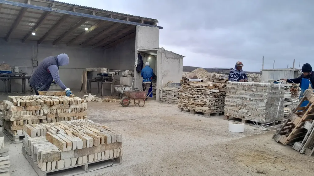 PIEDRA LAJA EN LOS MENUCOS