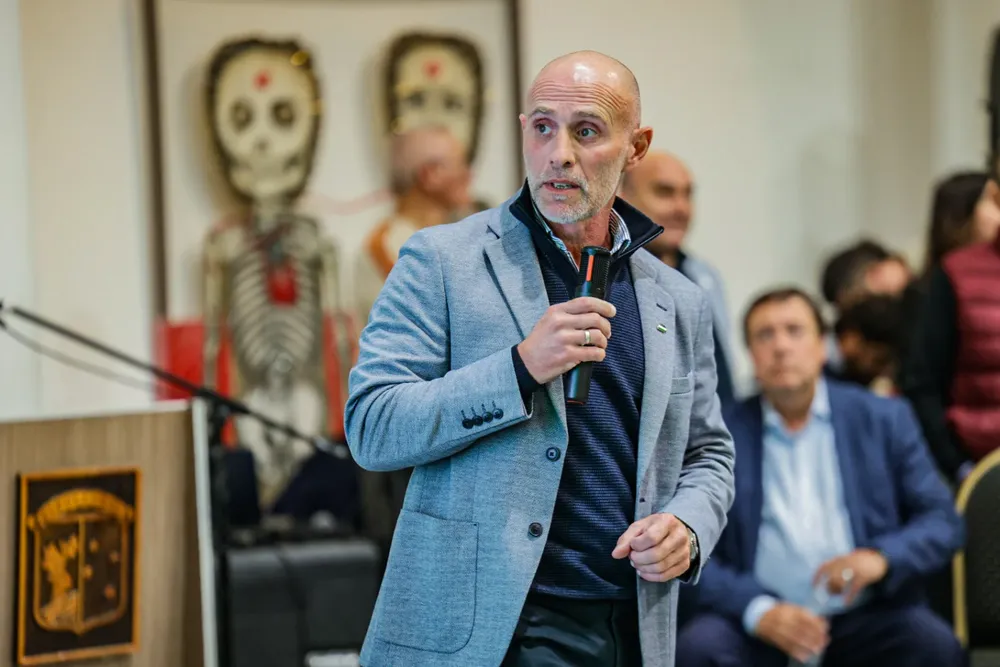 ALEJANDRO ECHARREN