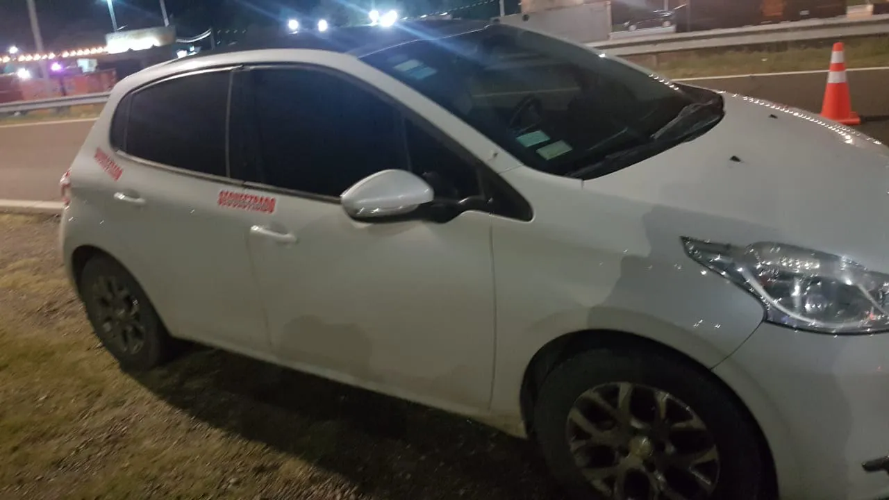 AUTO SECUESTRADO EN VIEDMA
