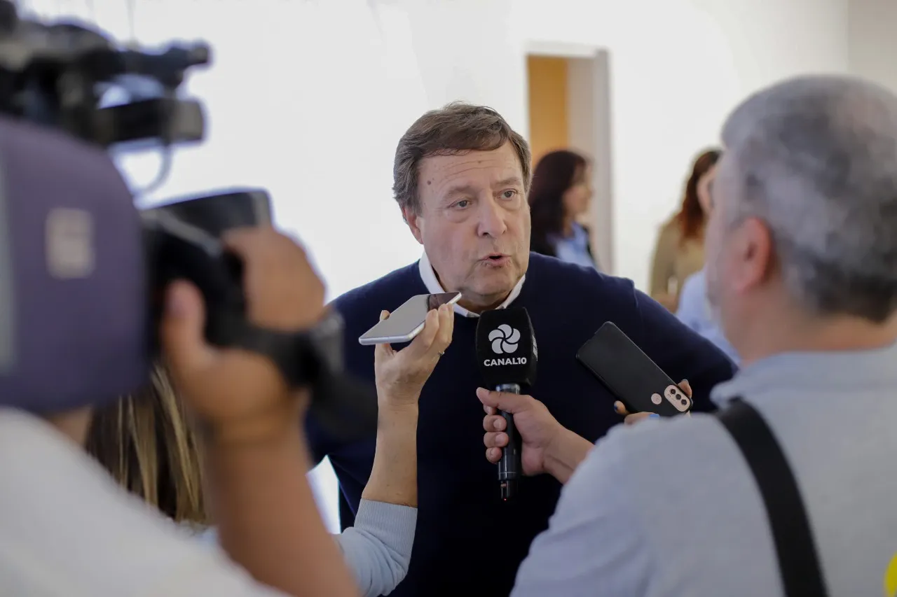 ALBERTO WERETILNECK, PRENSA
