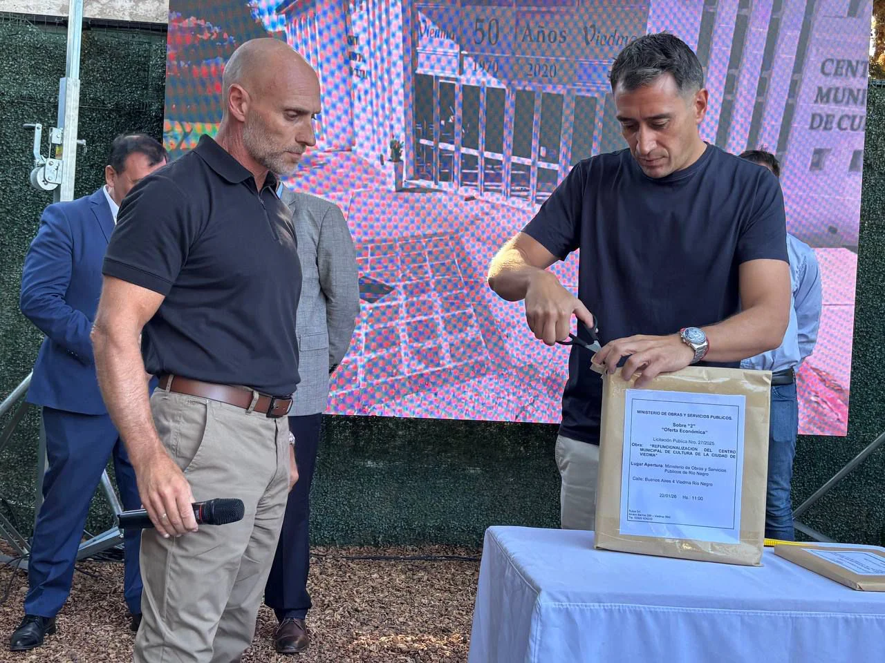 ALEJANDRO ECHARREN MARCOS CASTRO LICITACION