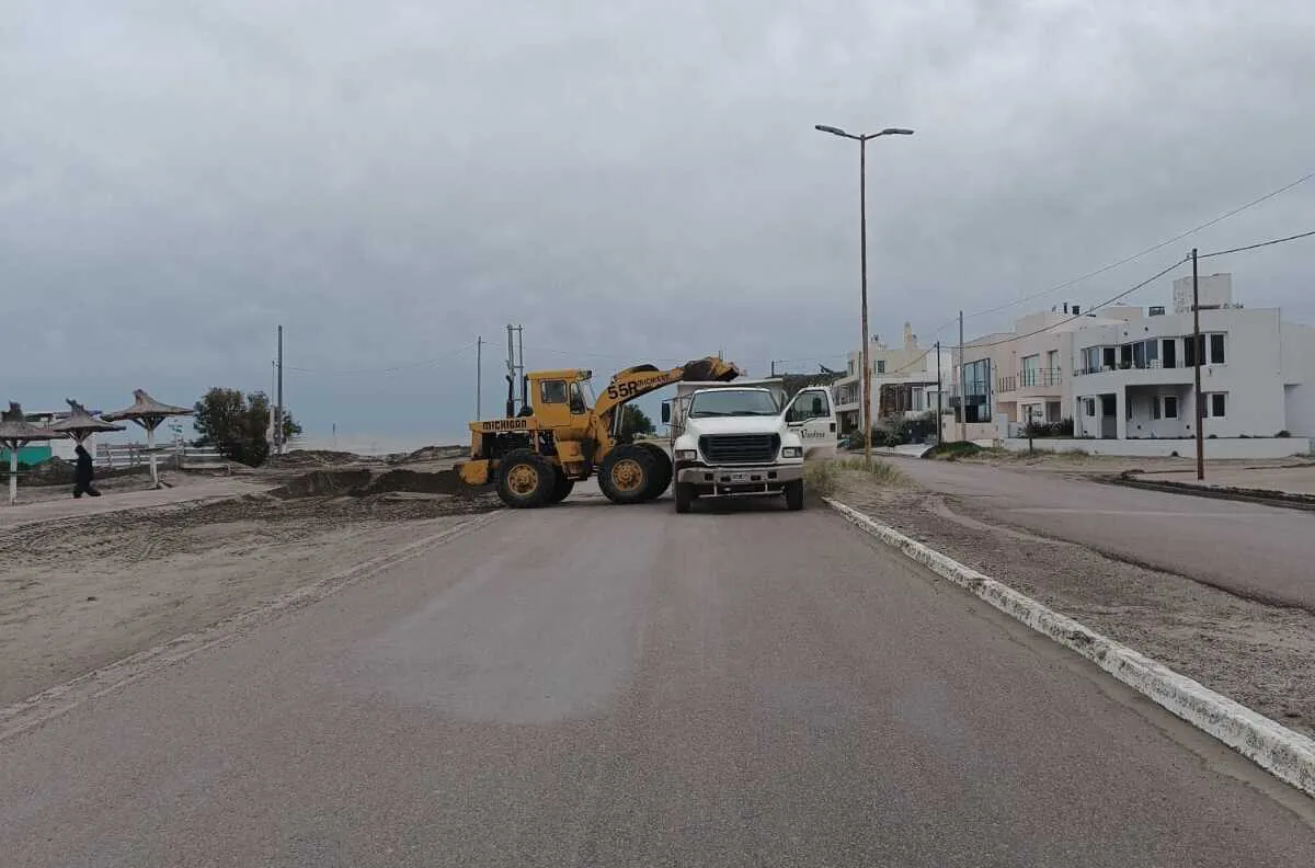 LIMPIEZA DE LA COSTANERA EN EL CONDOR