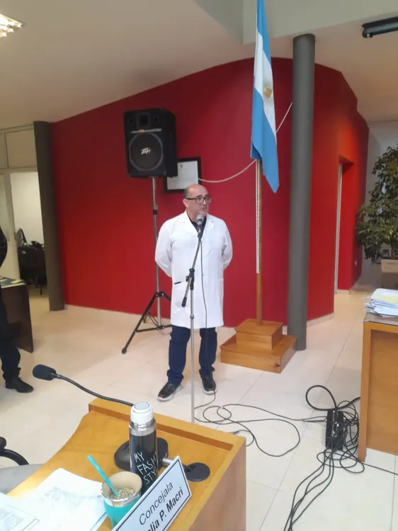 Stefania Teuque Bell, homenaje, concejo deliberante, viedma