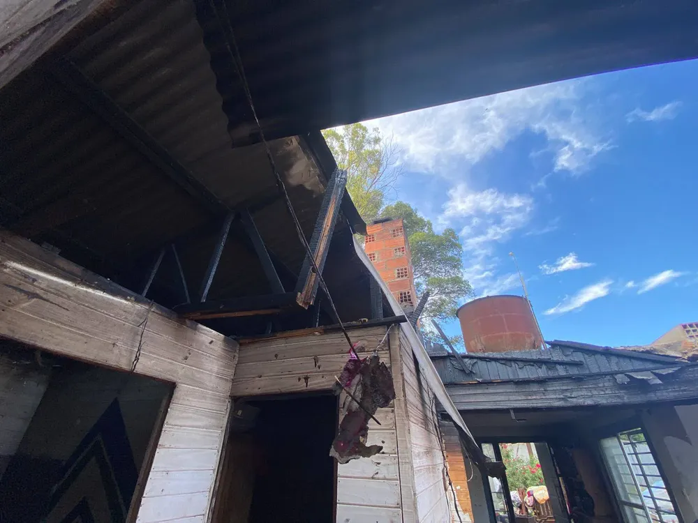 INCENDIO PUENTE FERROCARRETERO