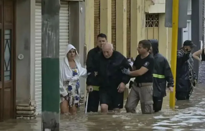 BAHÍA BLANCA, GERIATRICO, INUNDACION