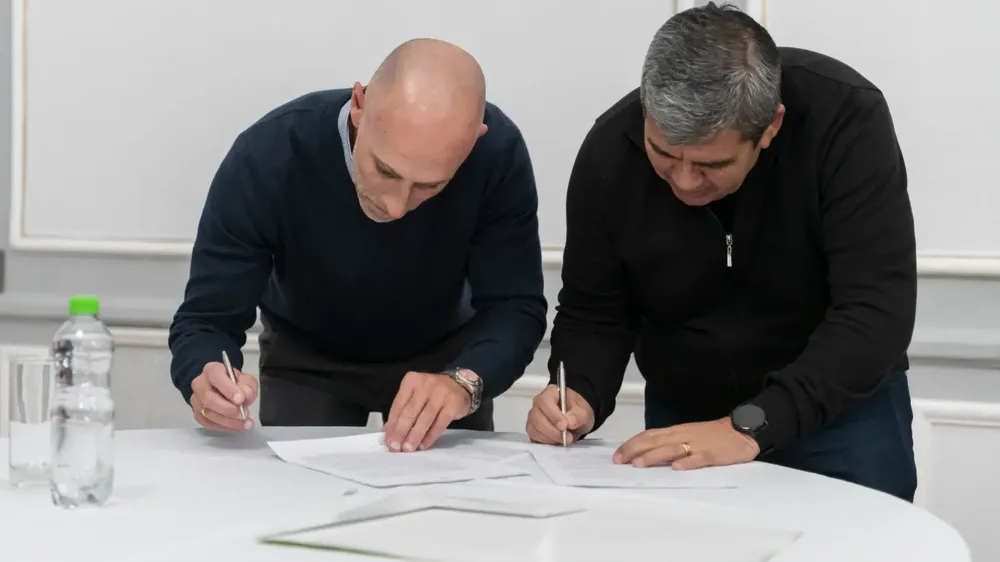 ALEJANDRO ECHARREN Y DAMIAN MILER