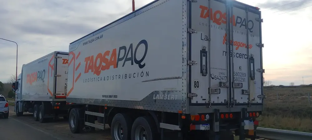 CAMION CON QUIMICOS
