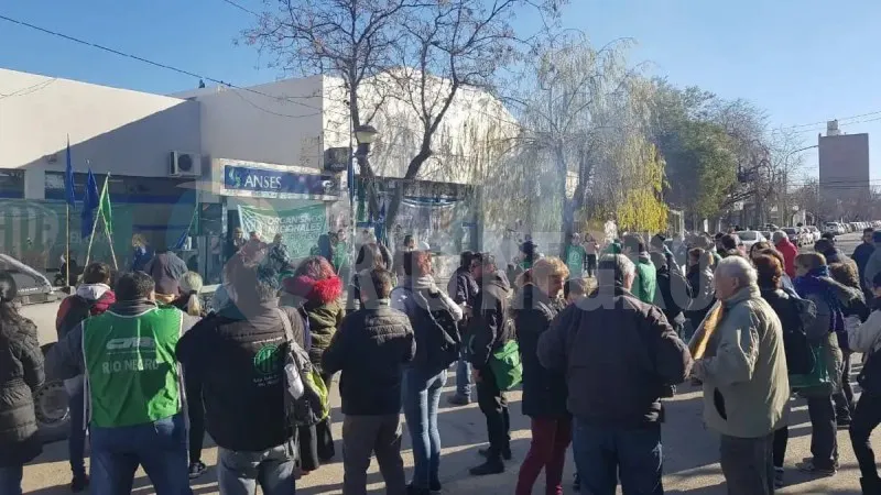 ATE ANSES cipolletti