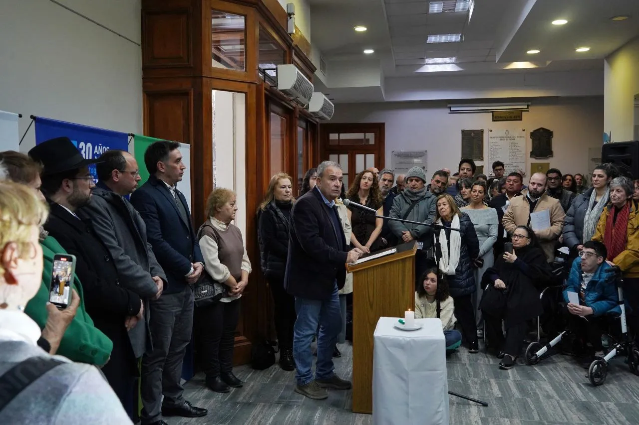 EXPOSICION DE AMIA EN LA LEGISLATURA