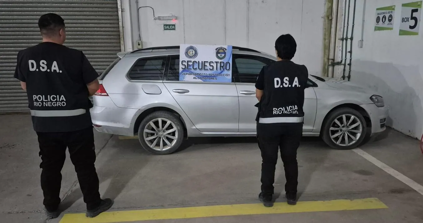 VIEDMA AUTO SECUESTRADO