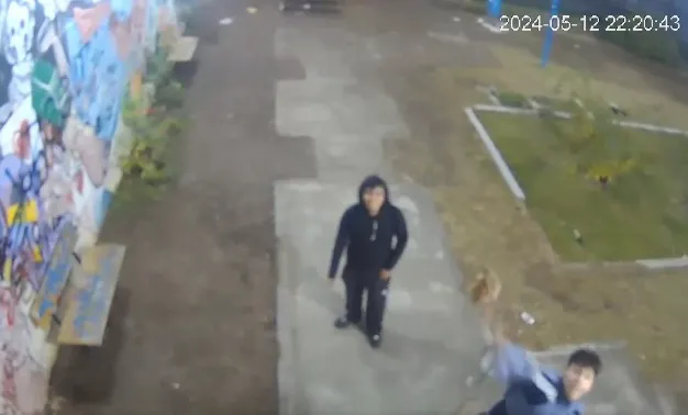 VANDALISMO EN UNA PLAZA DE ROCA