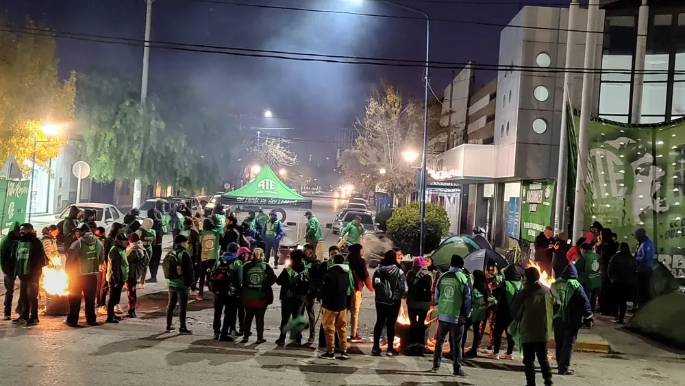 ATE PROTESTA EN EL PAMI DE ROCA