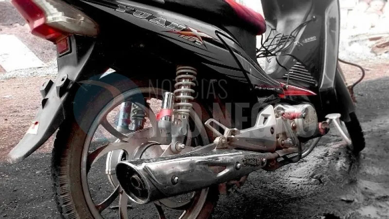 moto CAÑO DE ESCAPE