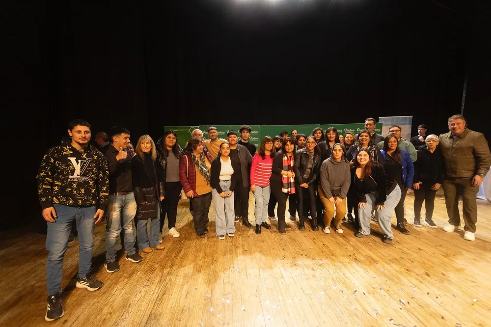 MANOS QUE TRABAJAN, PUNTO DIGITAL, VIEDMA, DIPLOMAS