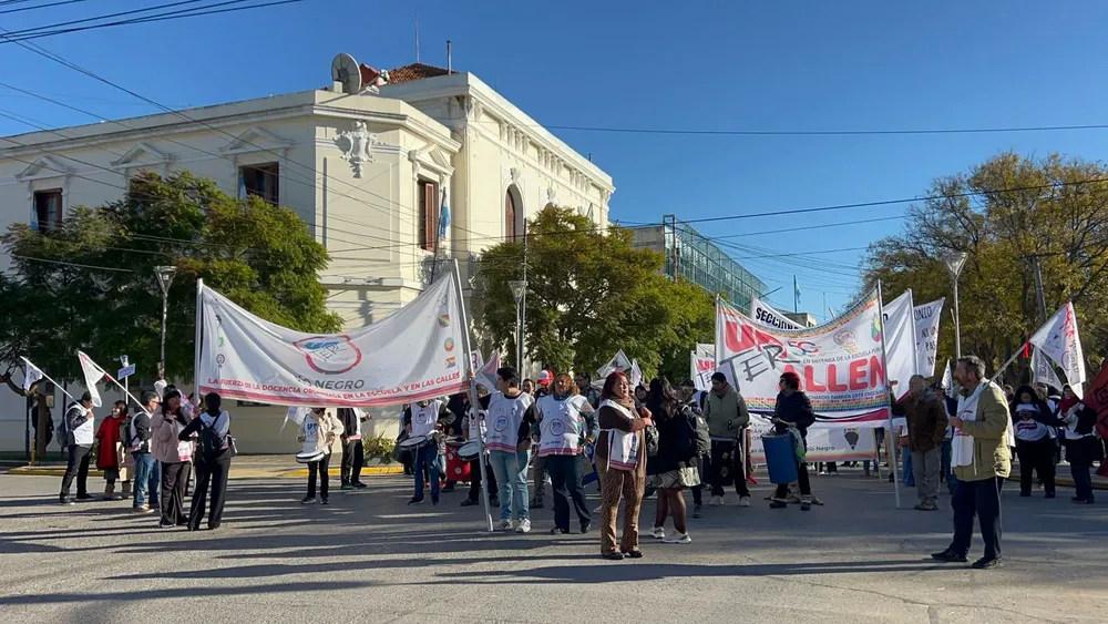 UNTER MARCHA VIEDMA
