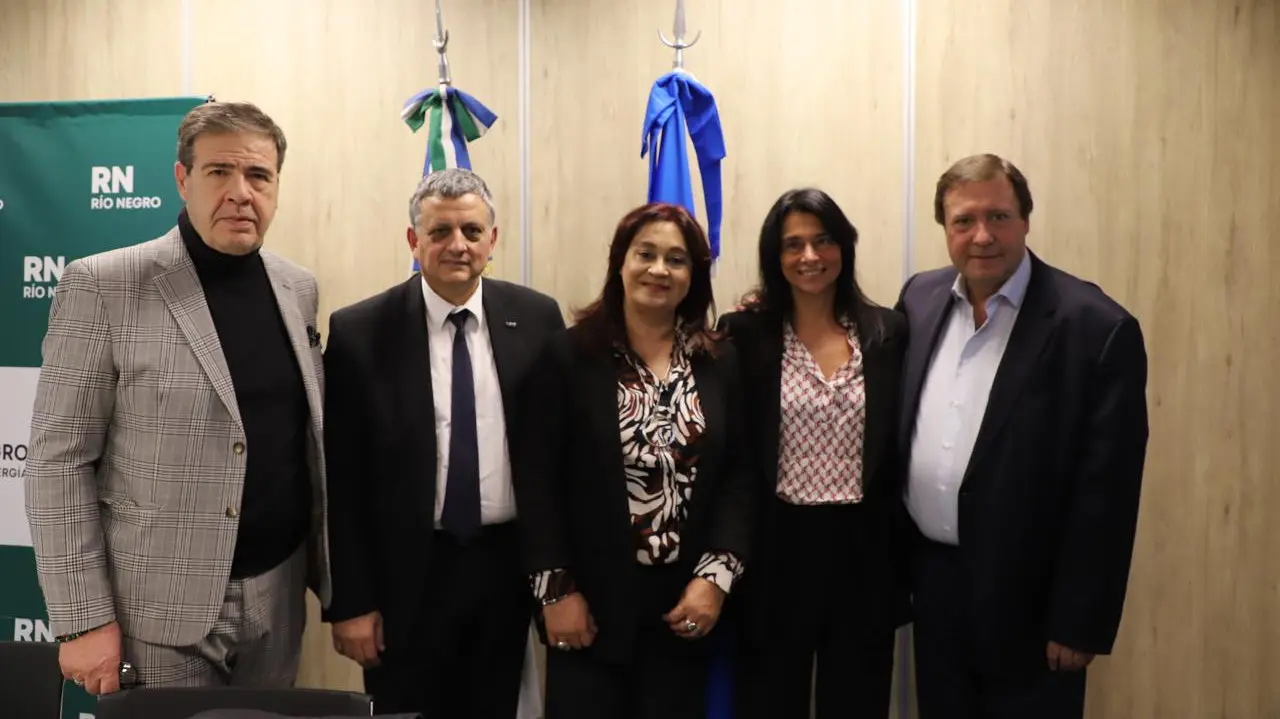 Adrián Casadei, Horacio marín, Roxana Fernández, Andrea Confini y Alberto Weretilneck